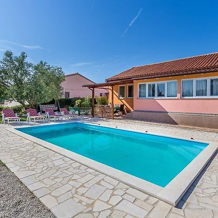 Holiday home Holiday Majoli *
